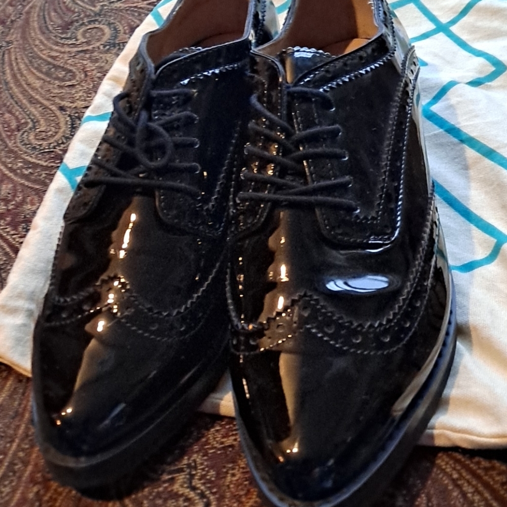 Beautiful Black Patent Shine Wing-Tip Oxfords